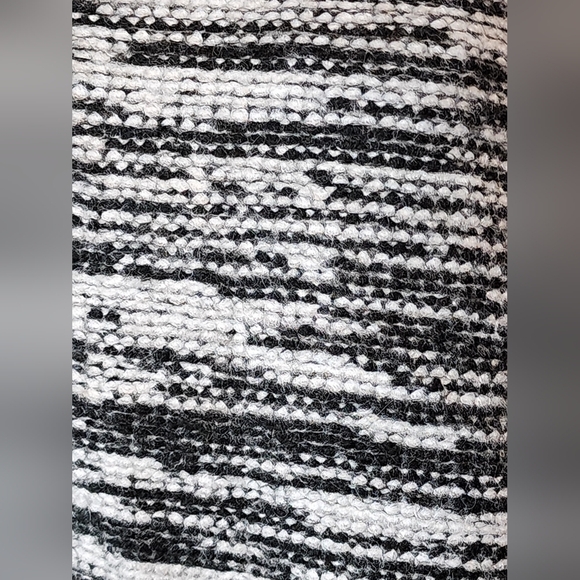 Fate by LFD Black & White Turtleneck Sweater, Marled Knit Size Medium - Picture 9 of 9